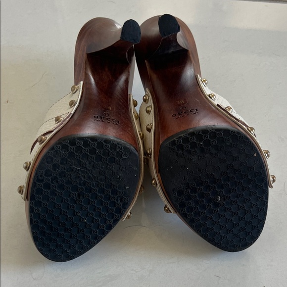 Gucci Women's Off-White Leather Mules with Gold Accent - Picture 3 of 6